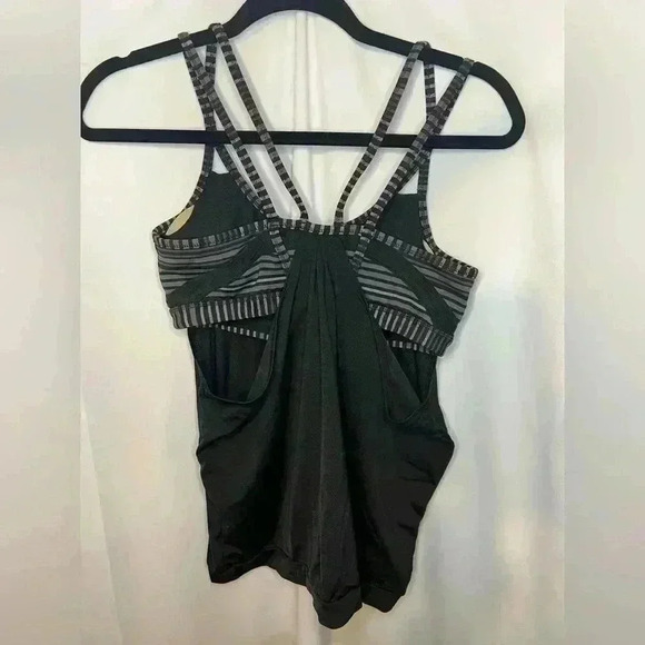 Athleta Women’s Activewear Tank Top with built in bra - Picture 2 of 4